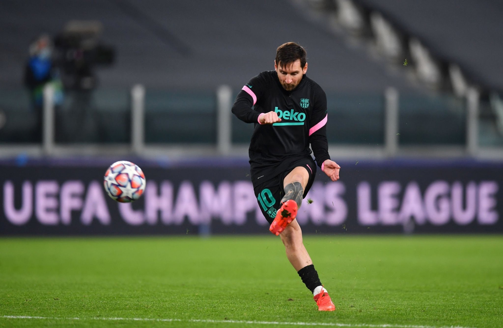 用他的表现 用他的表现