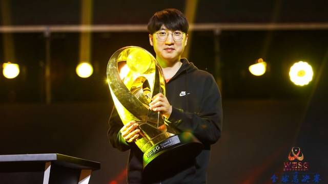 政府及社会 政府及社会