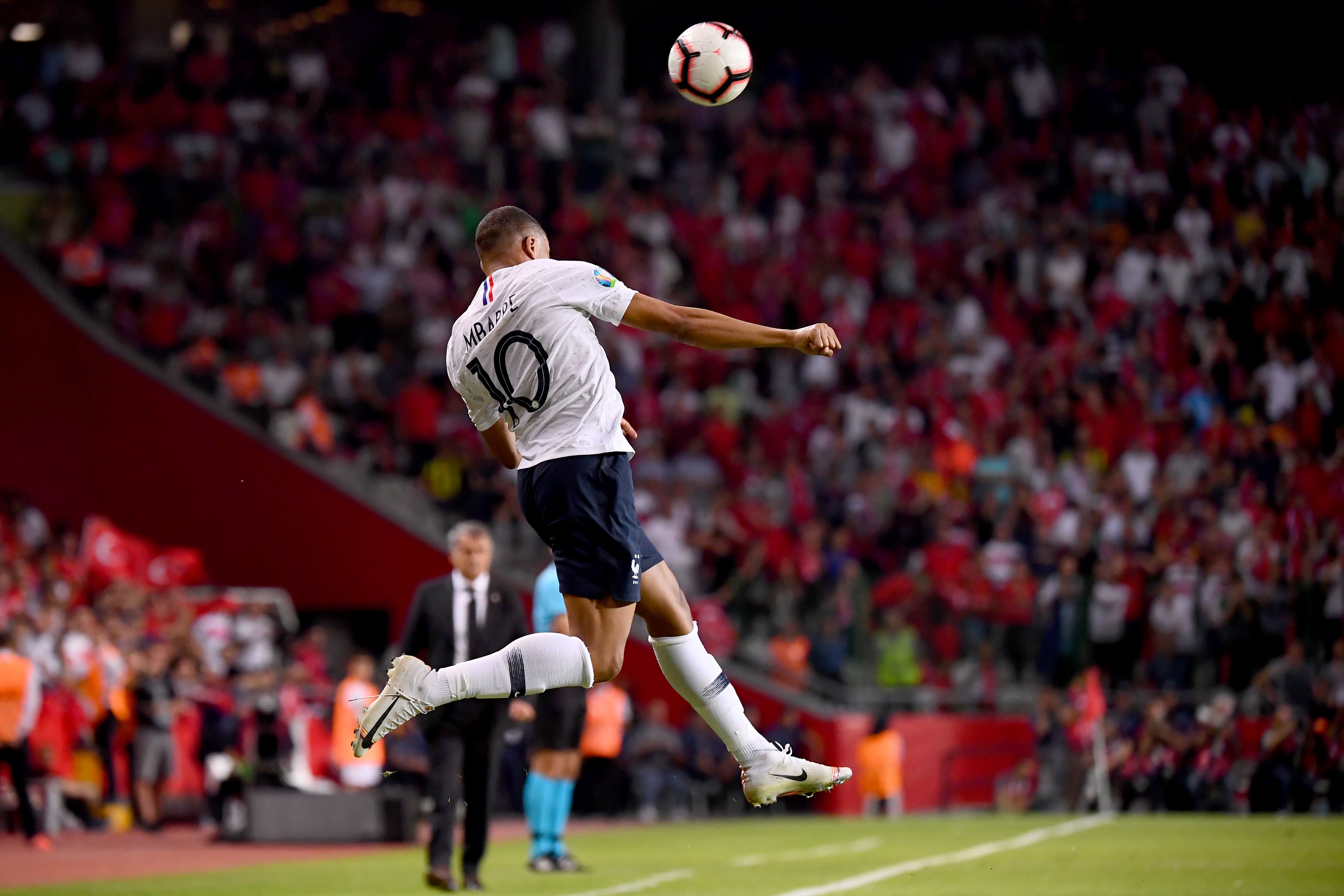 本文聚焦于 本文聚焦于